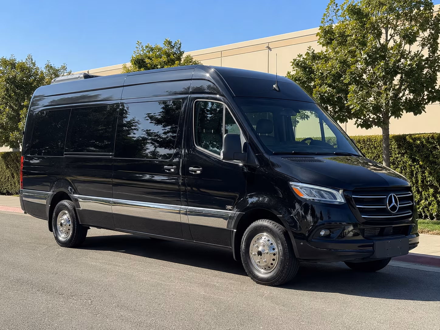 10 passenger sprinter van