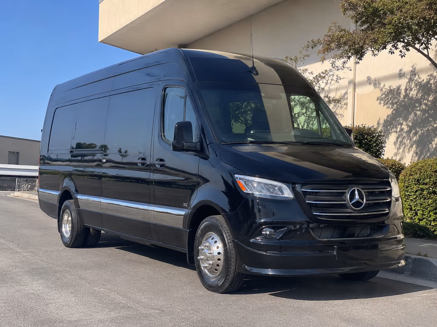 18 passenger sprinter van