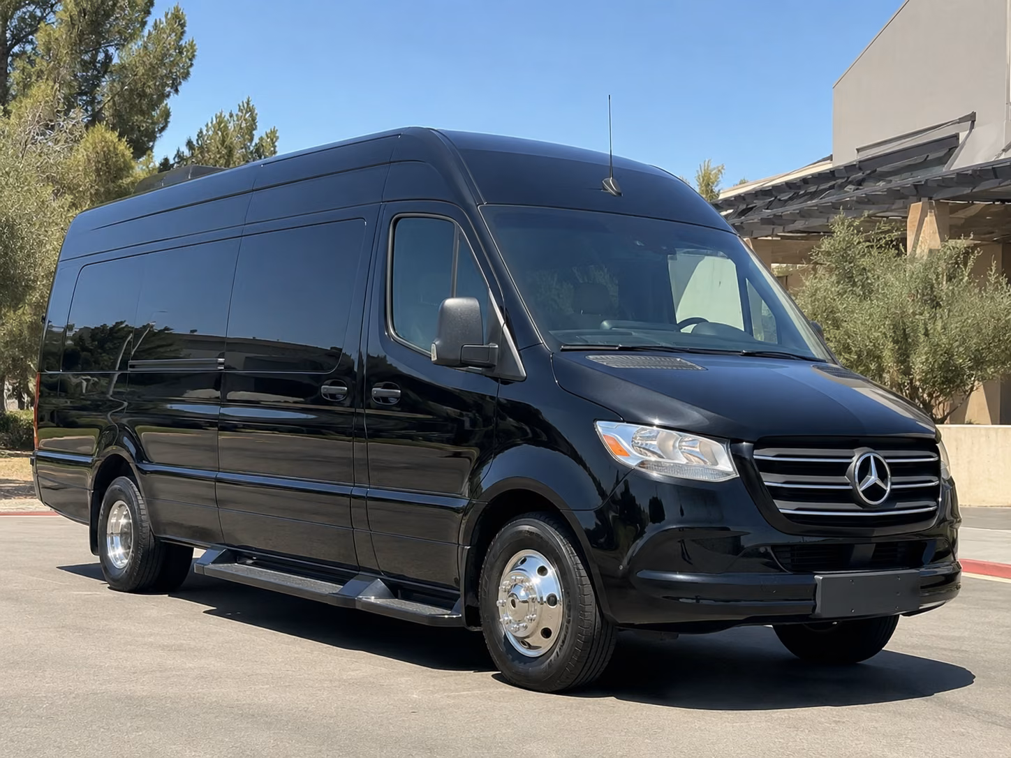 find the perfect transportation for your next airport transfer 4